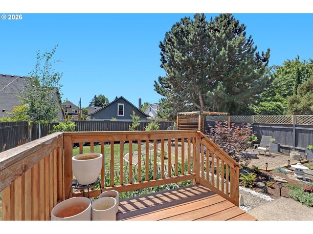 2022 N ALBERTA St, Portland, OR 97217