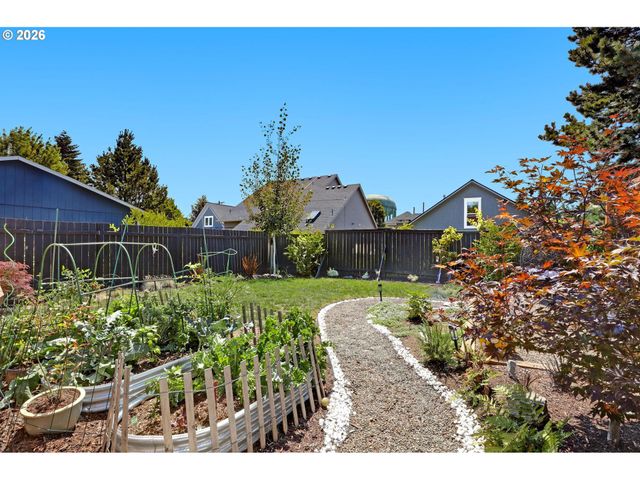 2022 N ALBERTA St, Portland, OR 97217