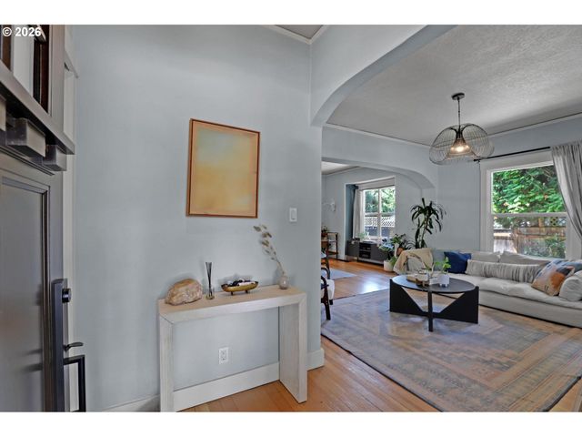 2022 N ALBERTA St, Portland, OR 97217