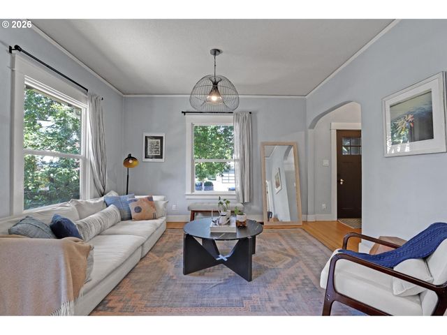 2022 N ALBERTA St, Portland, OR 97217