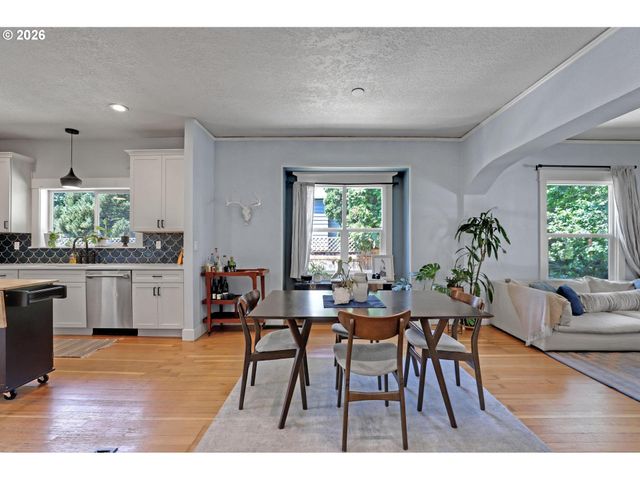 2022 N ALBERTA St, Portland, OR 97217