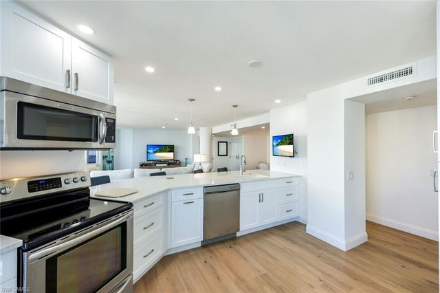 4041 Gulf Shore BLVD N 1505, Naples, FL 34103
