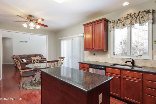 48 Starr Court, Atlantic Highlands, NJ 07716