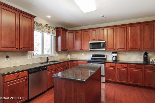 48 Starr Court, Atlantic Highlands, NJ 07716