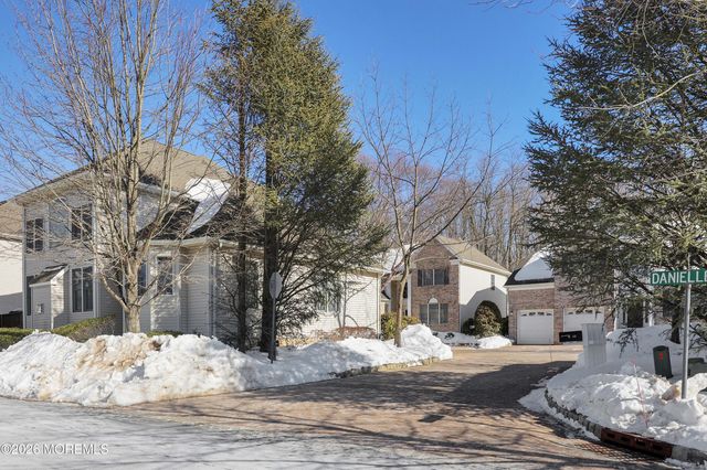 48 Starr Court, Atlantic Highlands, NJ 07716