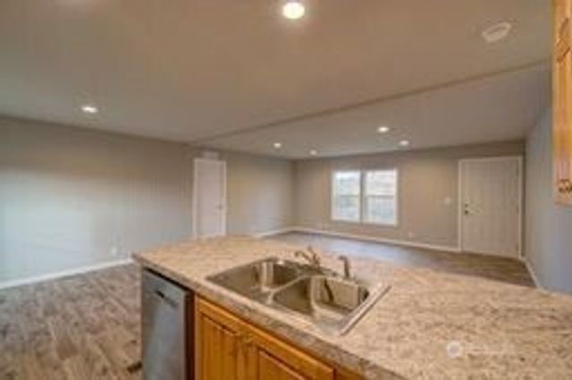 1331 Dolan Street, Raymond, WA 98577