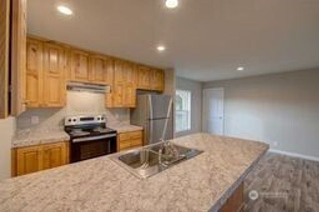 1331 Dolan Street, Raymond, WA 98577