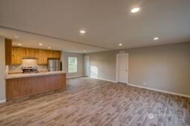 1331 Dolan Street, Raymond, WA 98577