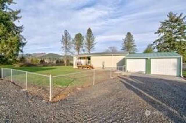 1331 Dolan Street, Raymond, WA 98577