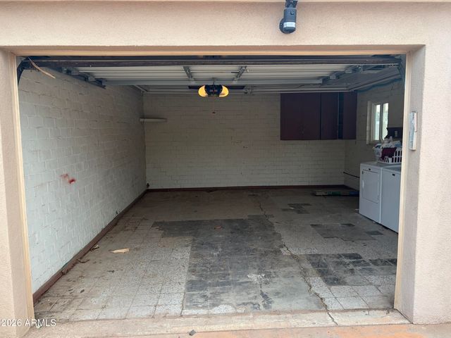 2854 N GREENFIELD Road, Phoenix, AZ 85006