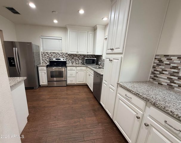 2854 N GREENFIELD Road, Phoenix, AZ 85006