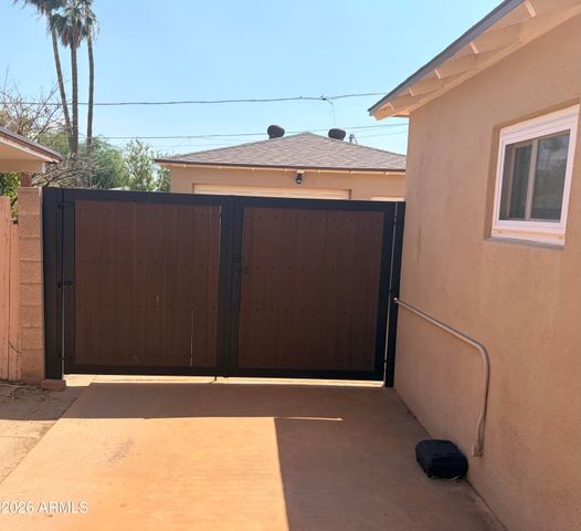 2854 N GREENFIELD Road, Phoenix, AZ 85006