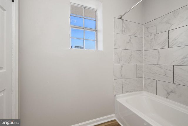 935 MUHLENBERG ST, Reading, PA 19602