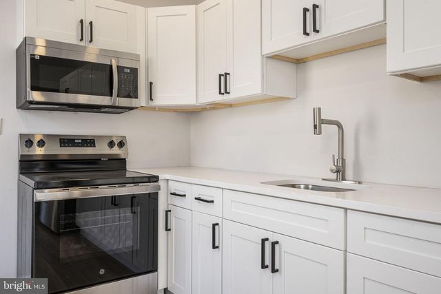 935 MUHLENBERG ST, Reading, PA 19602