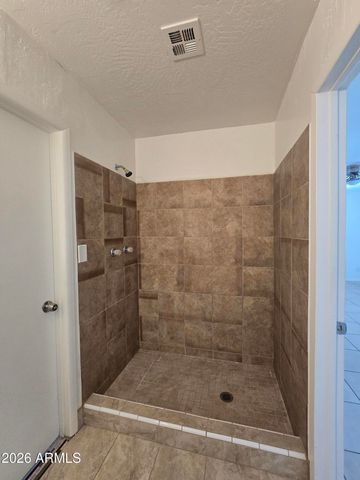 6917 W HIGHLAND Avenue, Phoenix, AZ 85033