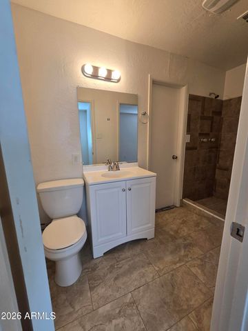 6917 W HIGHLAND Avenue, Phoenix, AZ 85033