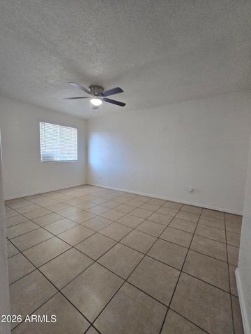 6917 W HIGHLAND Avenue, Phoenix, AZ 85033