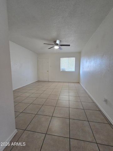 6917 W HIGHLAND Avenue, Phoenix, AZ 85033