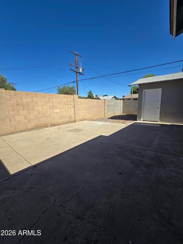 6917 W HIGHLAND Avenue, Phoenix, AZ 85033