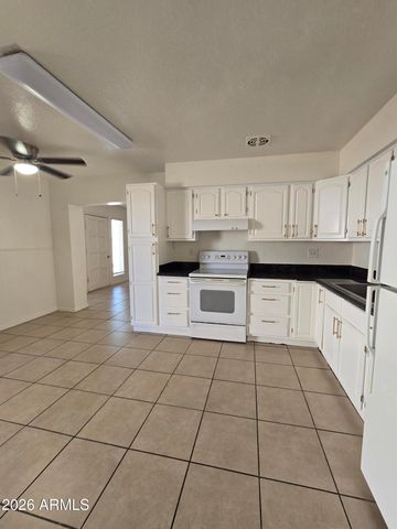 6917 W HIGHLAND Avenue, Phoenix, AZ 85033