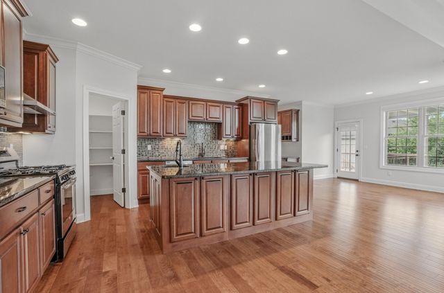 5300 PERCHE POINTE PL, Columbia, MO 65203