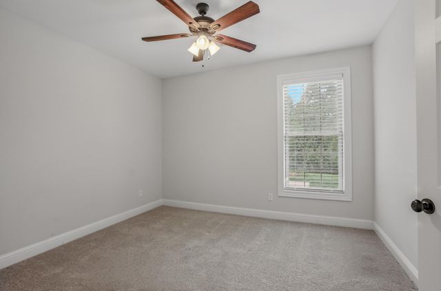 5300 PERCHE POINTE PL, Columbia, MO 65203