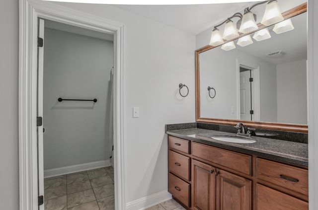 5300 PERCHE POINTE PL, Columbia, MO 65203