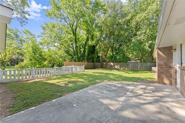 2148 Santa Fe Trail, Snellville, GA 30078