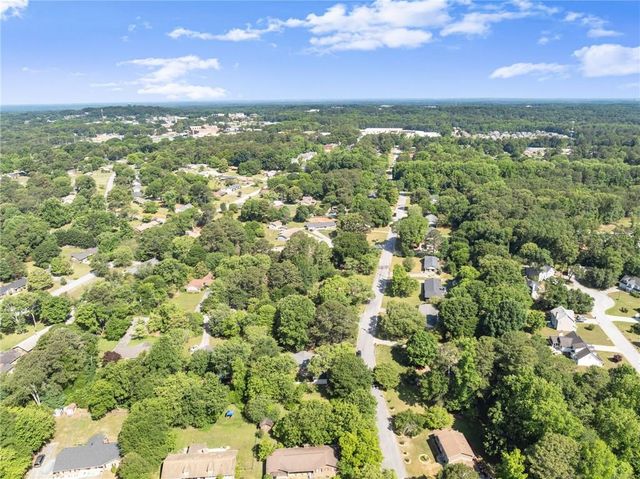 2148 Santa Fe Trail, Snellville, GA 30078