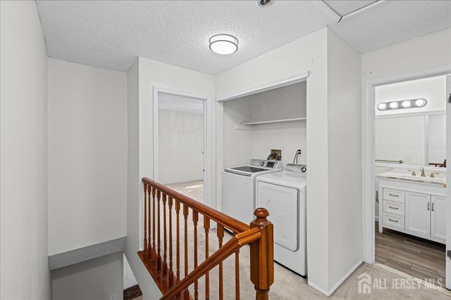 36 Albury Way, North Brunswick, NJ 08902