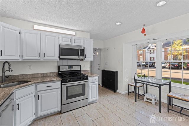 36 Albury Way, North Brunswick, NJ 08902