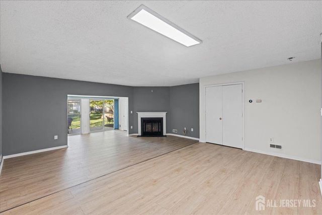 36 Albury Way, North Brunswick, NJ 08902