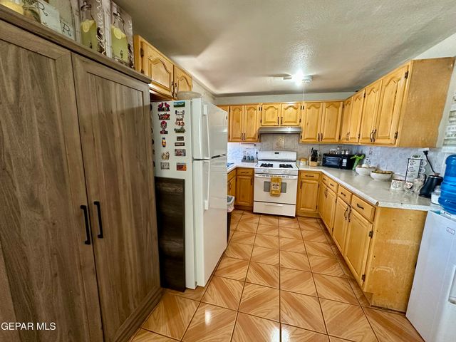 11627 Datsun Drive, Socorro, TX 79927