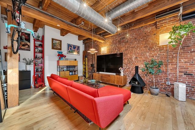 21 Wormwood St 620, Boston, MA 02210