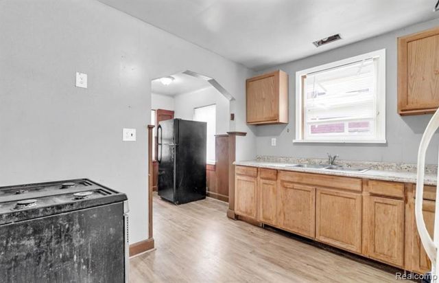 11437 Kenmoor Street, Detroit, MI 48205