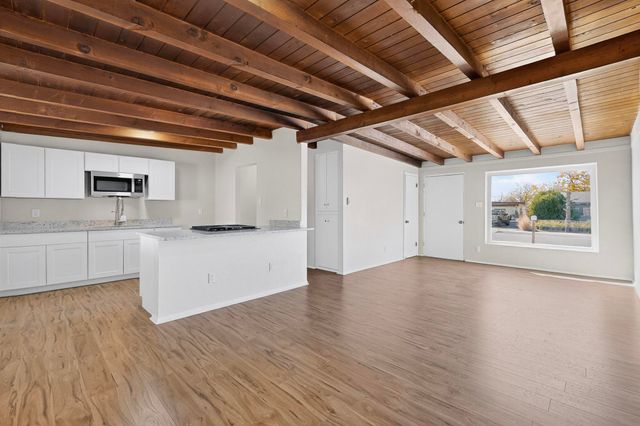 1138 Luthy Circle NE, Albuquerque, NM 87112