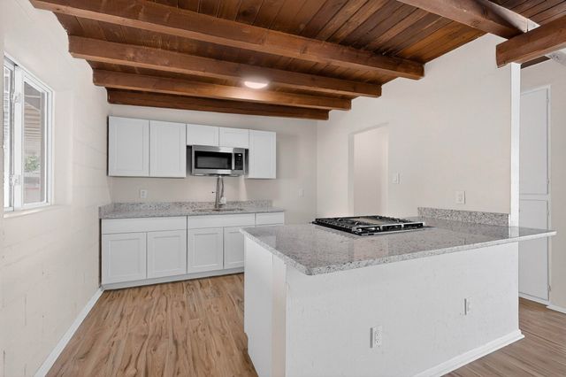 1138 Luthy Circle NE, Albuquerque, NM 87112