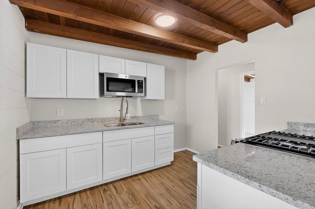 1138 Luthy Circle NE, Albuquerque, NM 87112