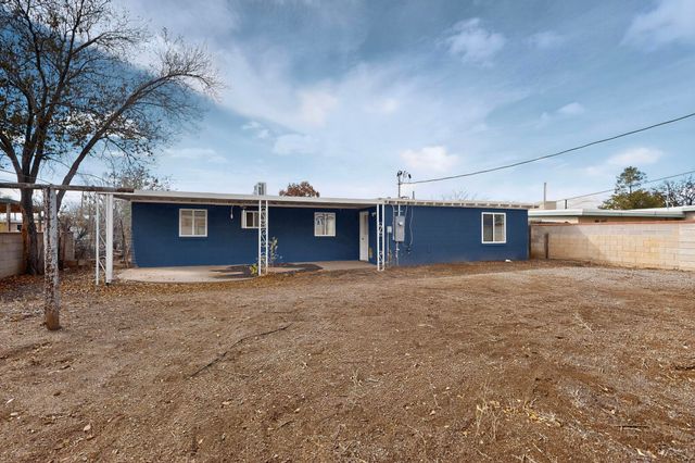 1138 Luthy Circle NE, Albuquerque, NM 87112