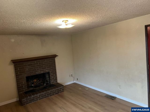 1874 Cedarcrest Dr S, Salem, OR 97306