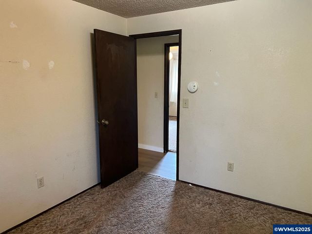 1874 Cedarcrest Dr S, Salem, OR 97306