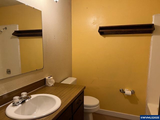 1874 Cedarcrest Dr S, Salem, OR 97306