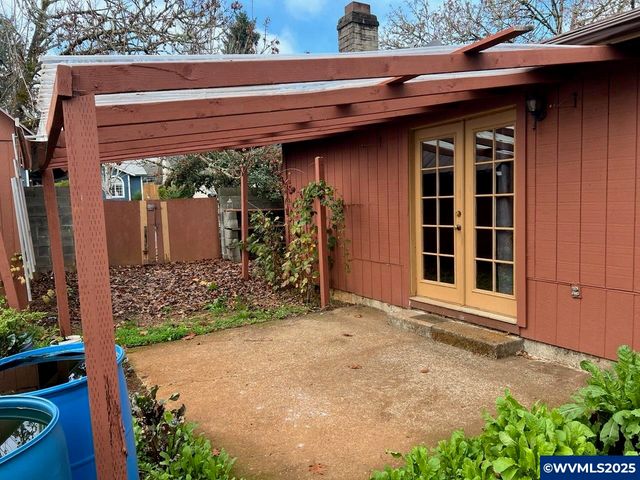 1874 Cedarcrest Dr S, Salem, OR 97306