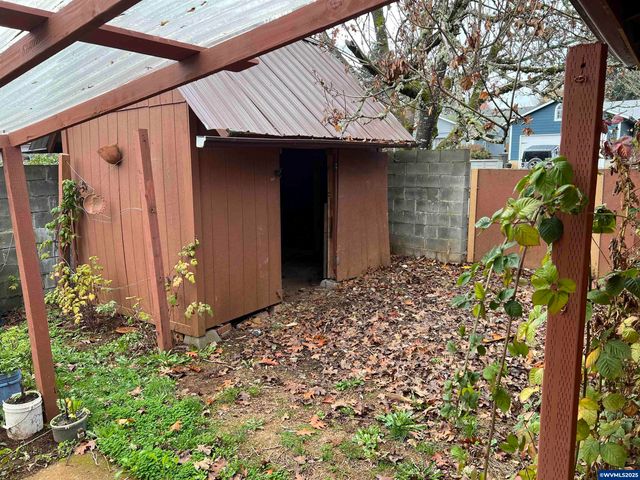 1874 Cedarcrest Dr S, Salem, OR 97306