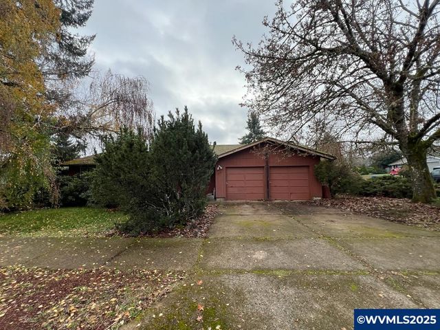 1874 Cedarcrest Dr S, Salem, OR 97306