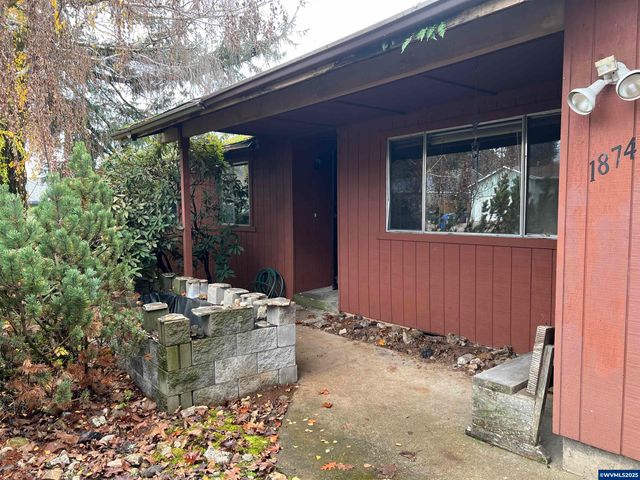 1874 Cedarcrest Dr S, Salem, OR 97306