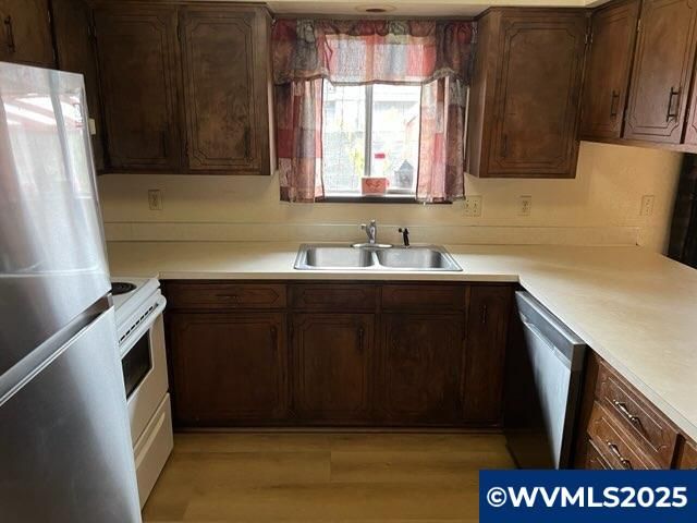 1874 Cedarcrest Dr S, Salem, OR 97306