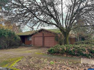 1874 Cedarcrest Dr S, Salem, OR 97306