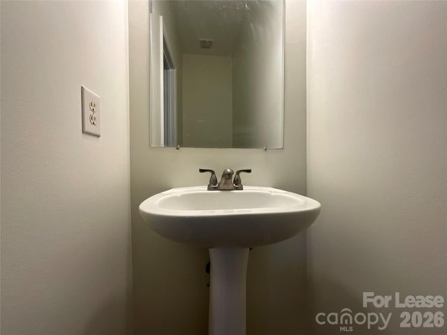 7809 Lennoxshire Lane, Charlotte, NC 28210