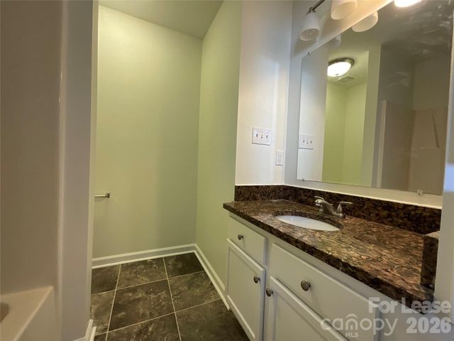 7809 Lennoxshire Lane, Charlotte, NC 28210